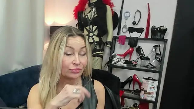 crystaLUX Live XXX Chat