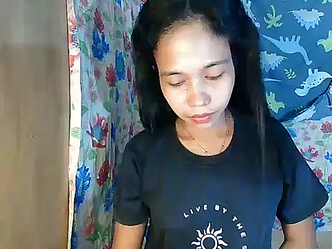 PinaySkinnyGirl live XXX chat