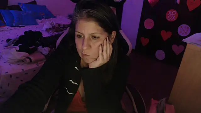 Chat +18 de LucifernandaSw ao vivo