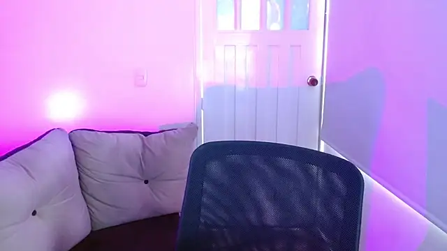 milfrousse live XXX chat