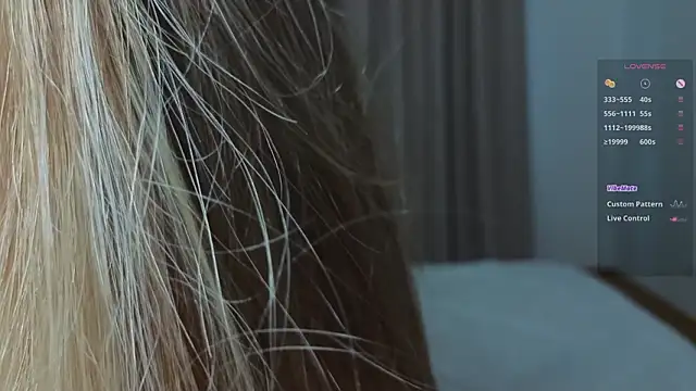 TiffinyMergistのライブXXXチャット