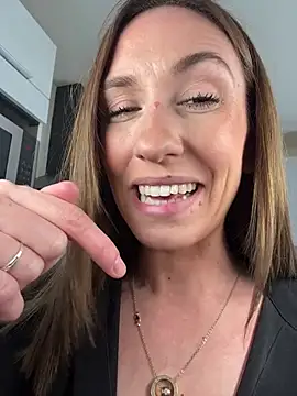 Chatroom XXX en direct de lola_tentatiion