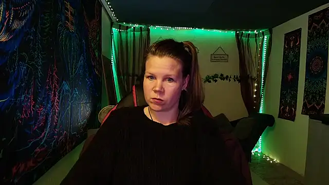 CallMeMaria live XXX chat