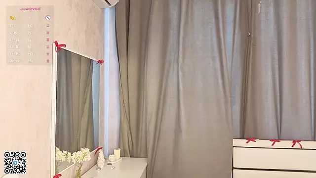 Chat XXX en directo de ShaeHeeter