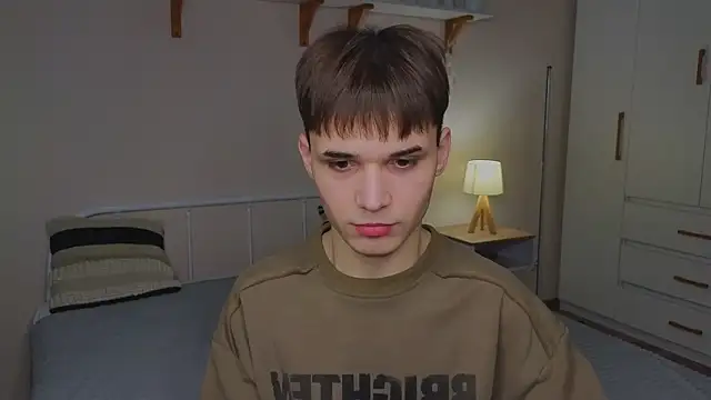 Show modela nixyasebe na web-kameri