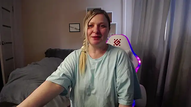 Chatroom XXX en direct de EllieSun