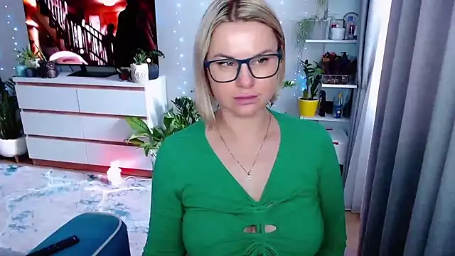 XXX chat uživo modela MonaLisaG