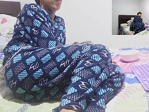 แชท XXX สดของ Trevordonson_milf