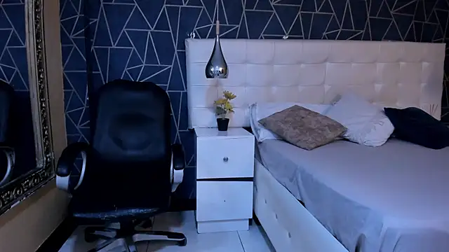 NaomySaymour's Live XXX Chat