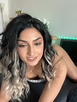 Mia_spicyy Pertunjukan Webcam