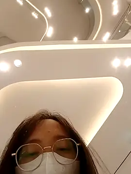 Ori-Lynk élő XXX-chatje