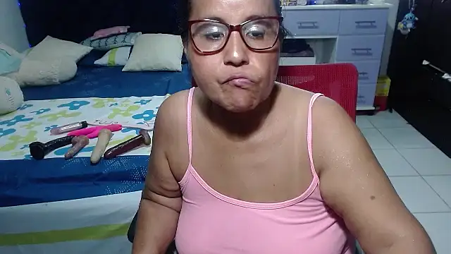 pervert_mommy_ Adlı Modelin Web Kamerası Şovu