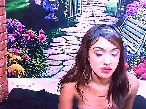 IndianPretty14u2Luv Chat XXX in diretta