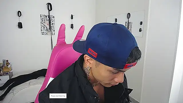 XXX chat uživo modela Leonard_Price