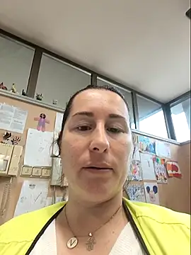 bichota85: διαδικτυακό σόου στην κάμερα