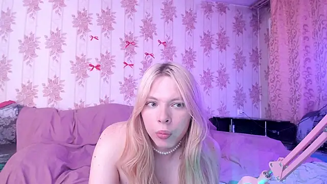 Cutie_Bambi's Webcam Show