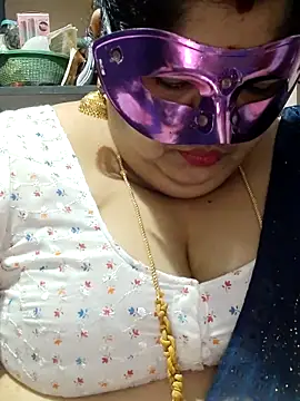 tamilthanushri 即時 XXX 聊天