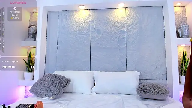 Онлайн чат XXX MiaSmit_