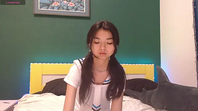 Chat +18 de Shy_Kira ao vivo