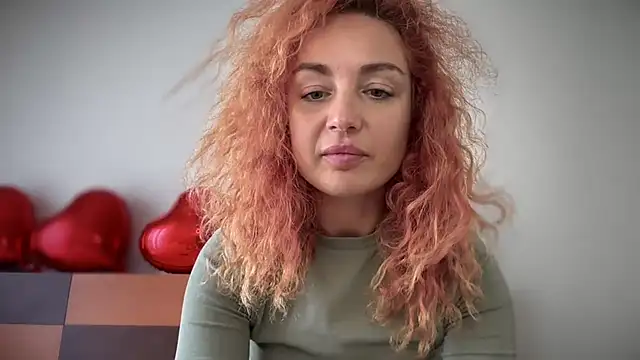 Reddgiirl's Live XXX Chat