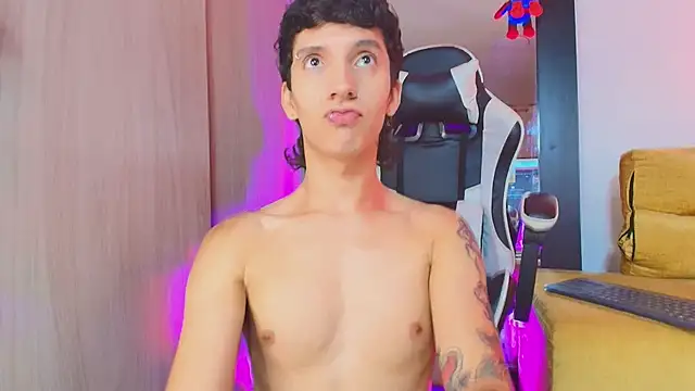 Chat +18 de JacoboSwam ao vivo