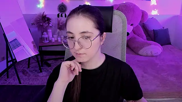 VirtuallVoyant's Live XXX Chat