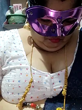 tamilthanushri Adlı Modelin Canlı XXX Sohbeti