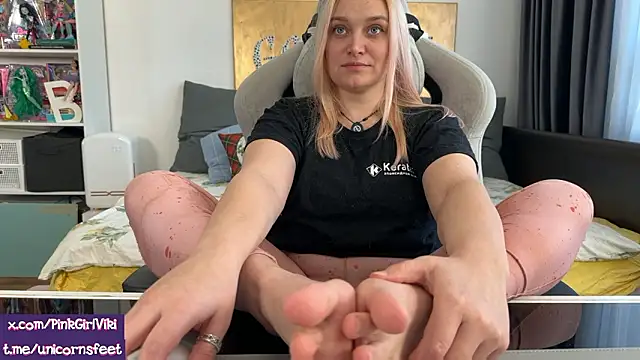 unicornsfeet's Live XXX Chat