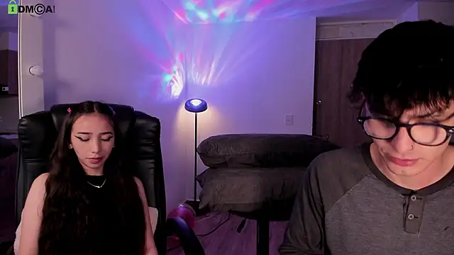 Mikeyvioleta_ élő XXX-chatje