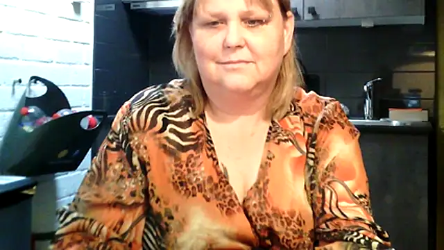 Sylviastar46 Live XXX Chat