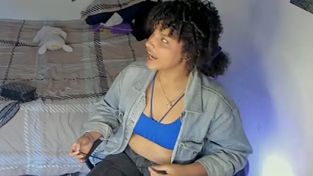 Chat +18 de chloe_kisses ao vivo