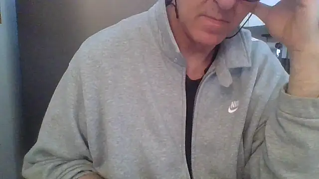 ANONIMO7735 Show in webcam