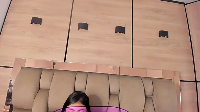 karol_lewiss' Live XXX Chat