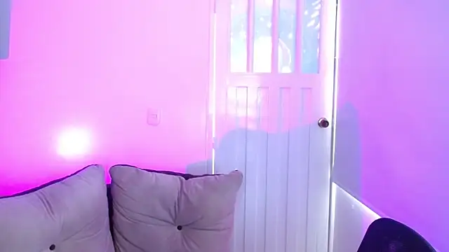 milfrousse Chat XXX in diretta