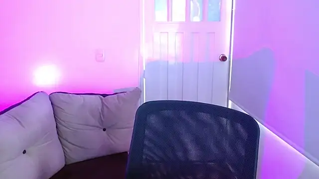 milfrousse Live XXX Chat