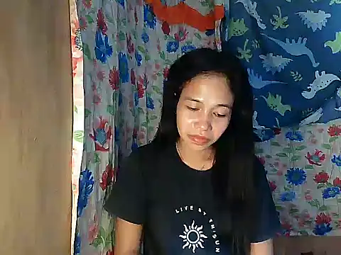 PinaySkinnyGirl's Live XXX Chat