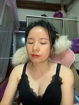 Ivy_Trix2 Live XXX-Chat