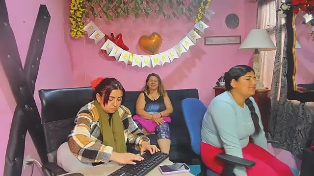 lesbiancuple: онлайн-секс-чат