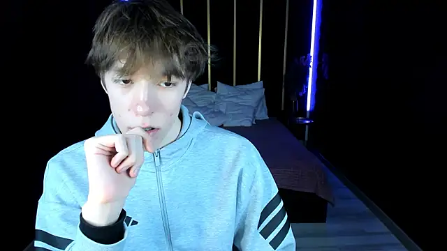 MarkBranston: онлайн-секс-чат