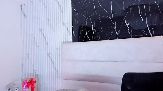 Онлайн чат XXX Reginavegaa