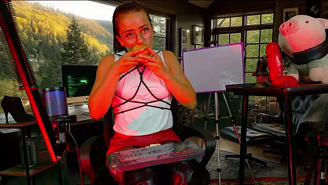 MistressSlut1 现场XXX聊天