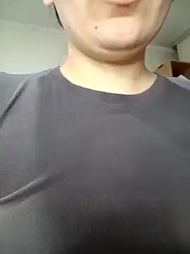 Emi_hot1 live XXX chat