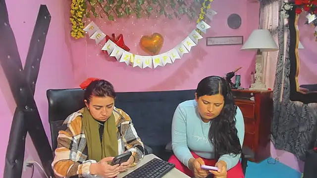 lesbiancuple élő XXX-chatje