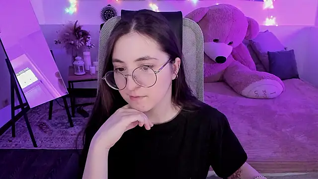 VirtuallVoyant's Live XXX Chat