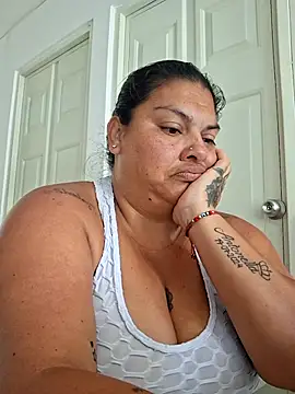 Juli_Powl live XXX chat