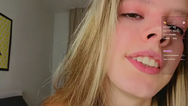 TiffinyMergist élő XXX-chatje