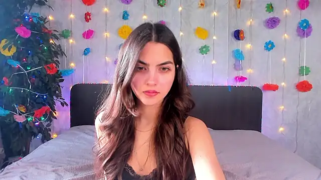 Milana_Crystal_n Webbikameraesitys