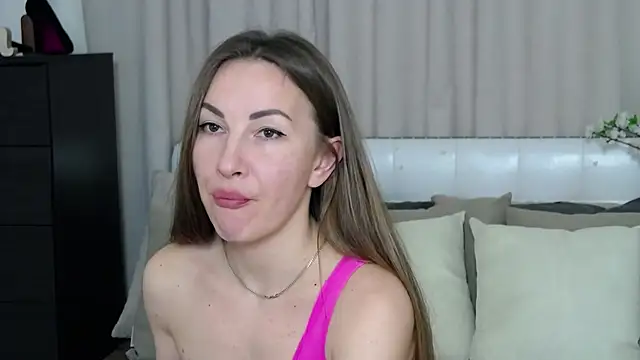 Brandy_Gem Adlı Modelin Canlı XXX Sohbeti