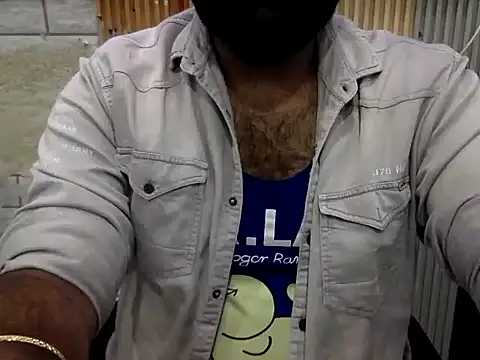 Pokazy przed kamerką – hairy_boy6inch