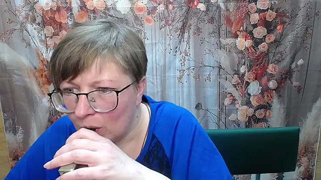 XXX chat uživo modela RadaChudna